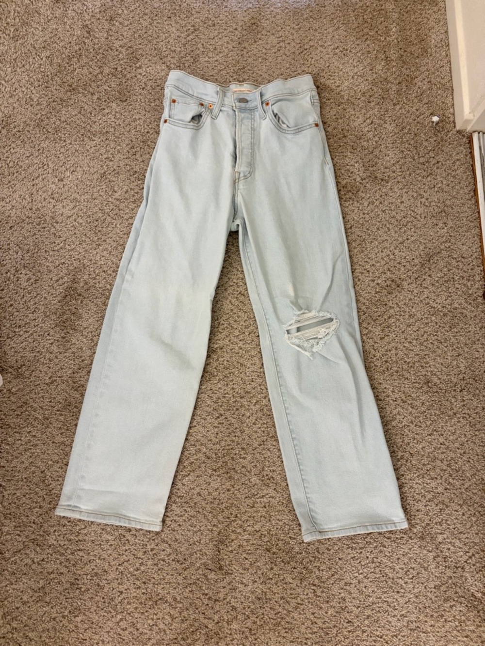 Levi's Light Blue High-Rise Straight Jeans with Knee Rip